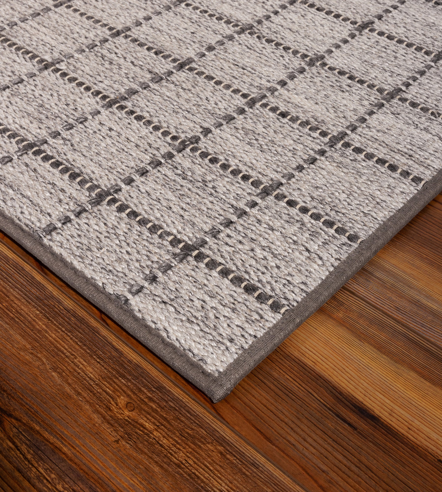 Oak Valley Tailored Square